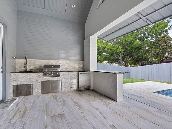 4th image of 15099 Post Oak Cir