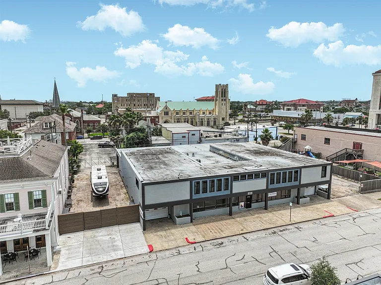 2415 Church St — Photo 36