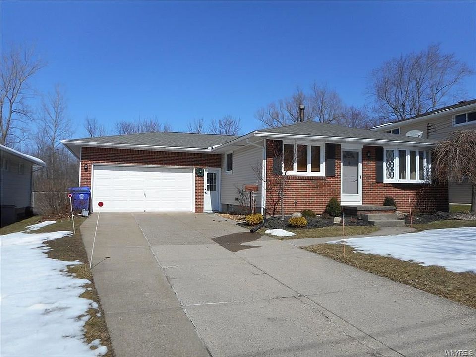 1st image of 46 Laurelton Dr