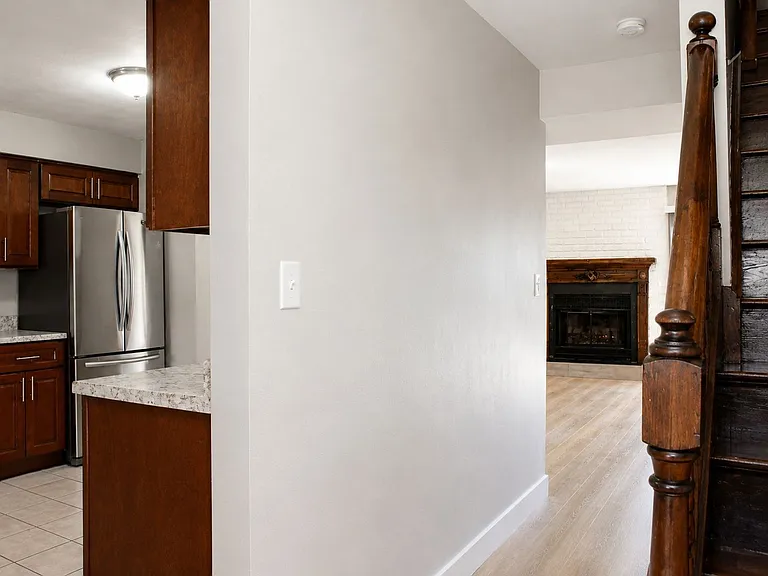 616 Aubrey Dr — Photo 6