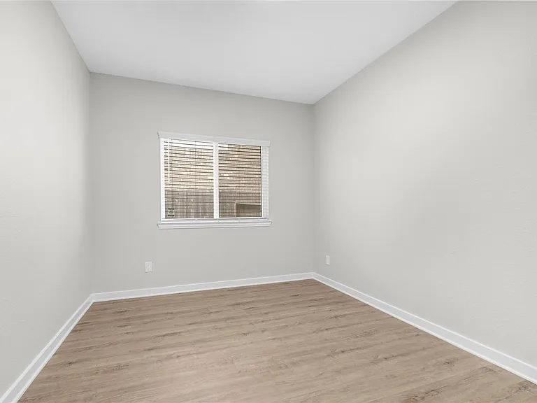 1510 Bella Garden Ct — Photo 16