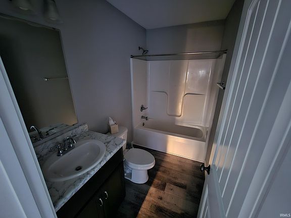 3rd image of 904 Jennifer Dr