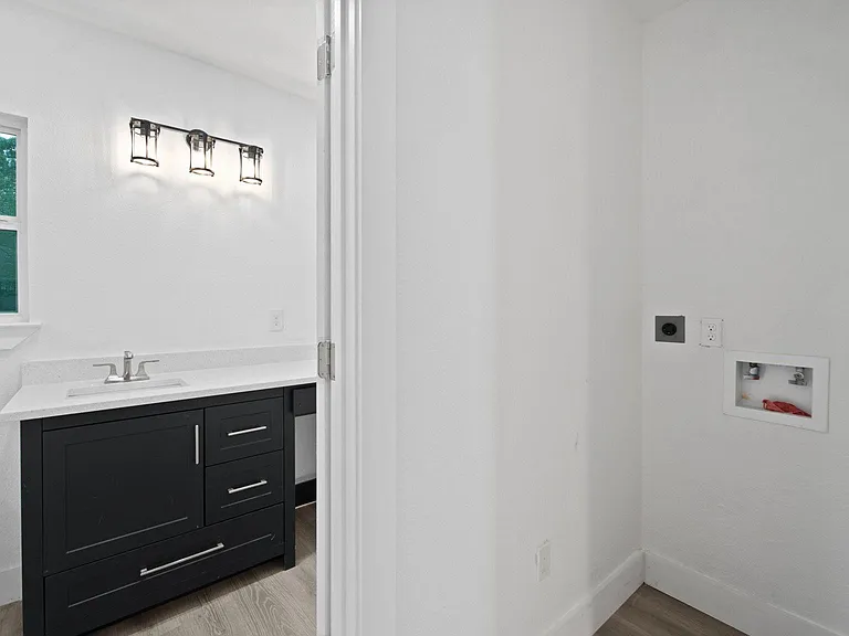 17411 Rolling Hill Ln — Photo 10