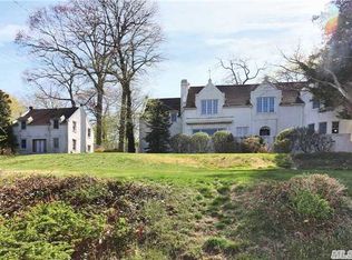 1 Lower Dr, Halesite, NY 11743