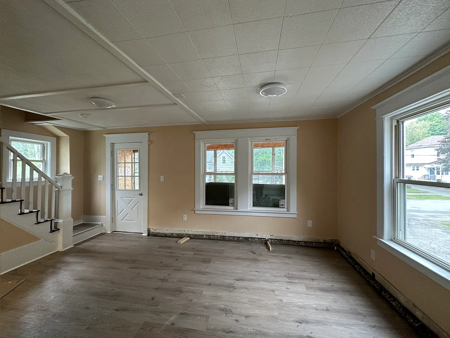 3 bed, 1.5 bath, 950 sqft, $1,200 — Photo 3