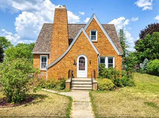 212 E Alfred St, Weyauwega, WI 54983