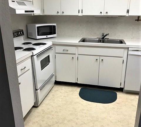 3rd image of 2264 Winkler Ave APT 212