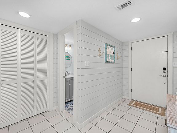 4th image of 86 Breakwater Bay Unit 10E