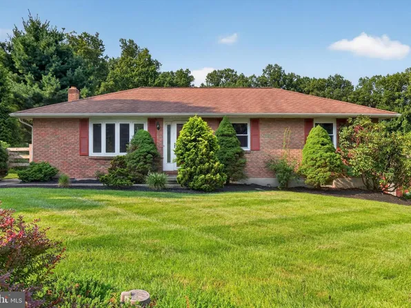 239 Lawn Rd, Palmyra, PA 17078