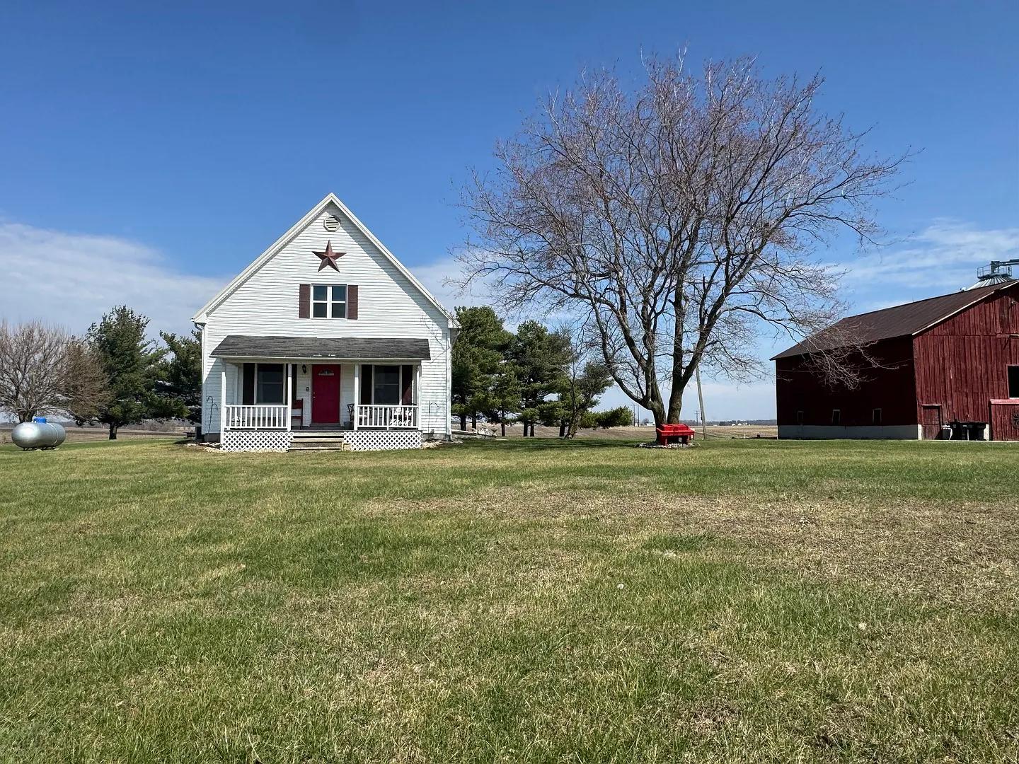 5429 Columbia Rd photo 1