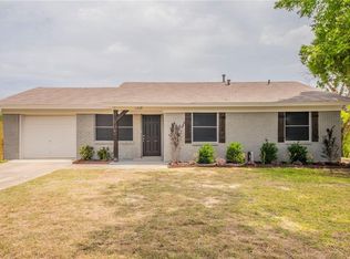 1359 Larson Ct, Fort Worth, TX 76115