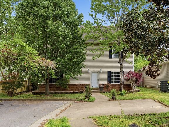 3rd image of 808 William Howard Ct