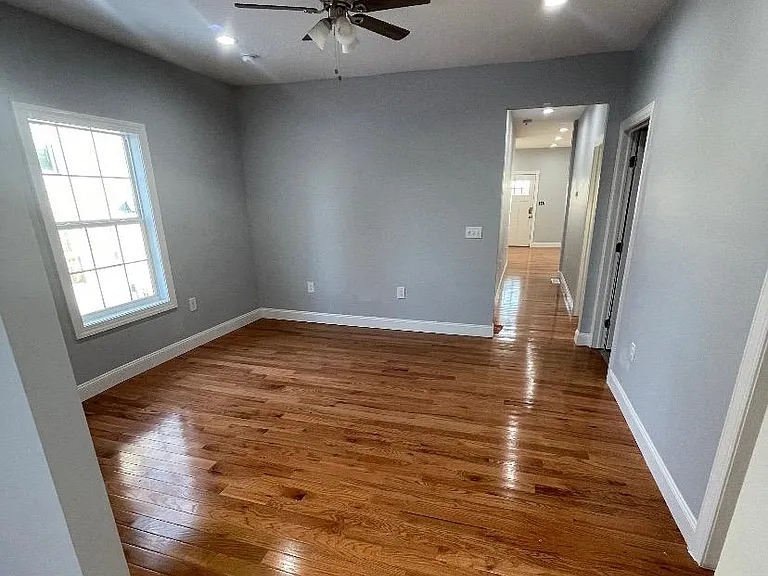 607 Electric St — Photo 8