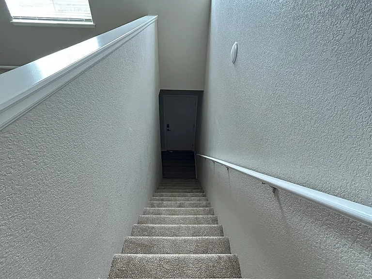 Pelican Bluff Apartments — Photo 43
