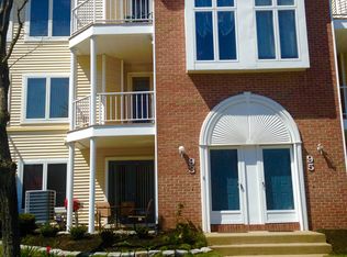 93 Joan Ct, Levittown, PA