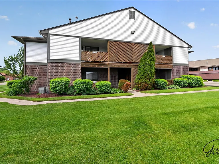 34632 Mercer Ln — Photo 1