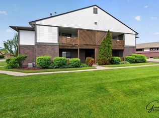 34632 Mercer Ln, Fraser, MI 48026