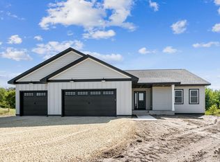 1831 90th St, New Richmond, WI 54017