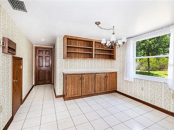 5th image of 3621 Northglen Dr #1