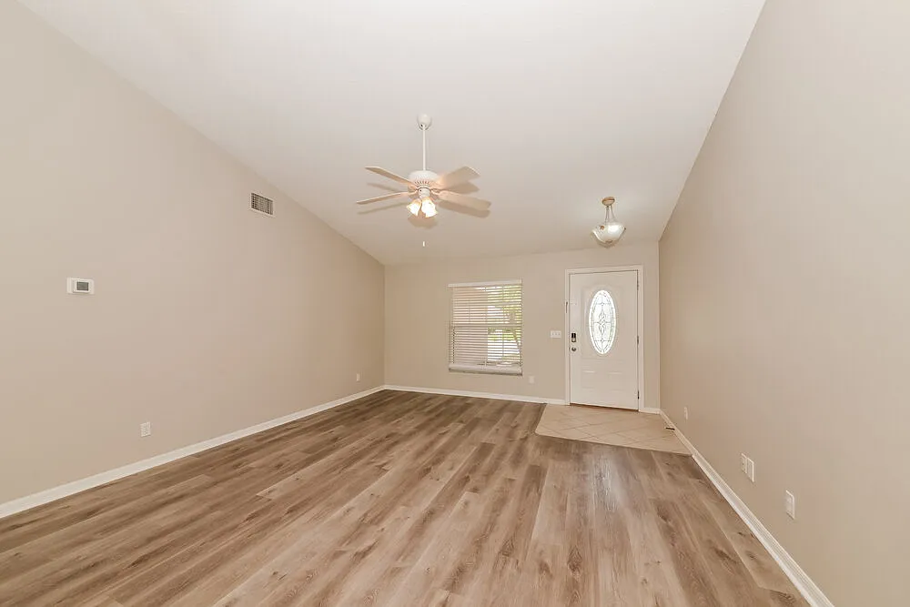 3 bed, 2.0 bath, 1535 sqft, $2,160 — Photo 3