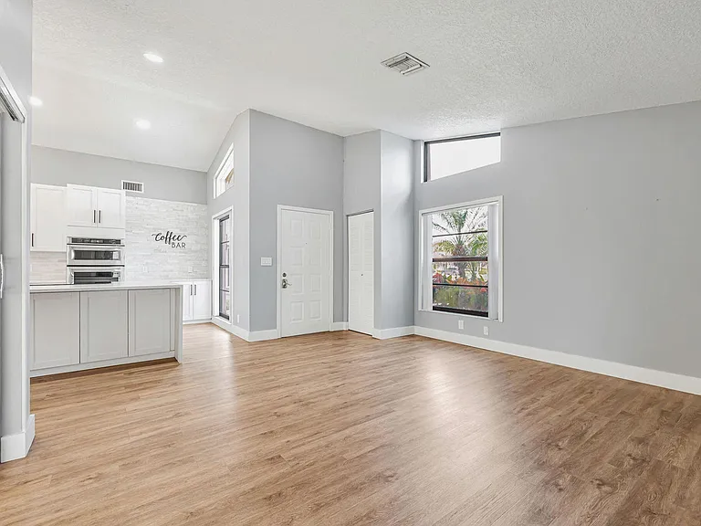21356 Summertrace Cir — Photo 3