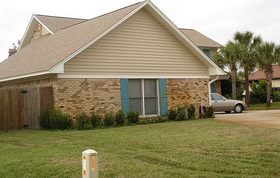 3rd image of 1129 Laguna Ln