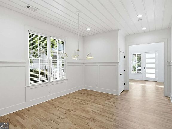 5th image of 60 Bates Ave SE