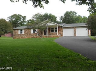 446 Weaver Ln, Martinsburg, WV 25403
