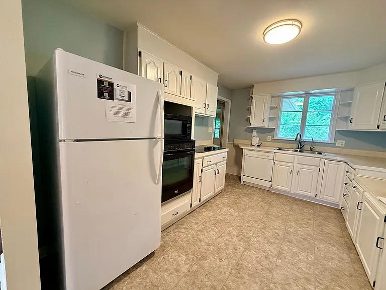 119 E Church St — Photo 9