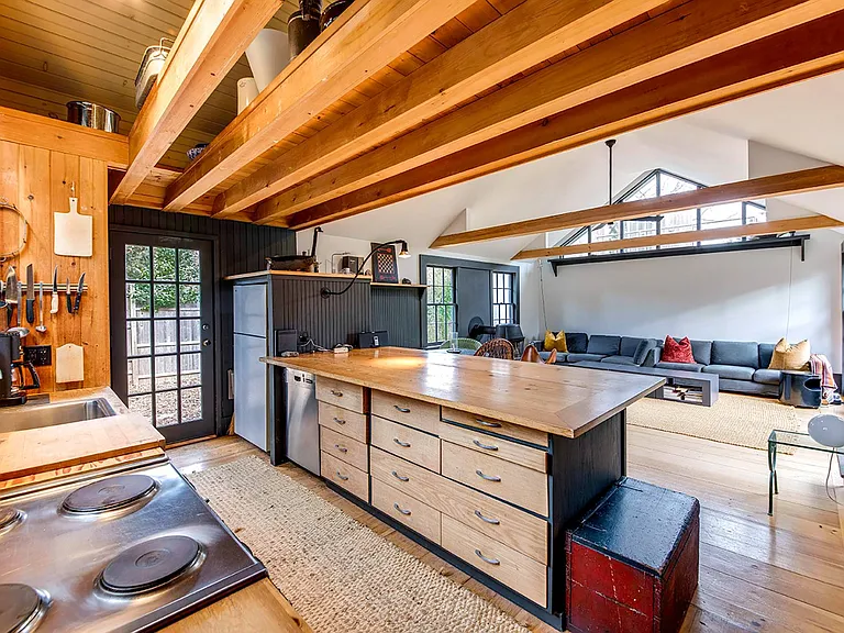 41 Cooper Ln — Photo 3