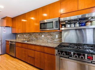 260 Hungry Harbor Rd, Valley Stream, NY 11581