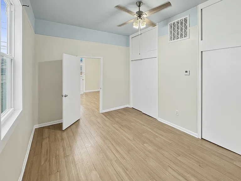1656 Pleasure St — Photo 8
