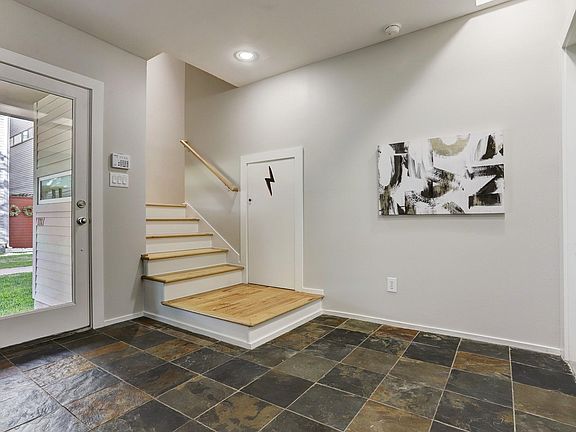 5th image of 1107 W 17th St