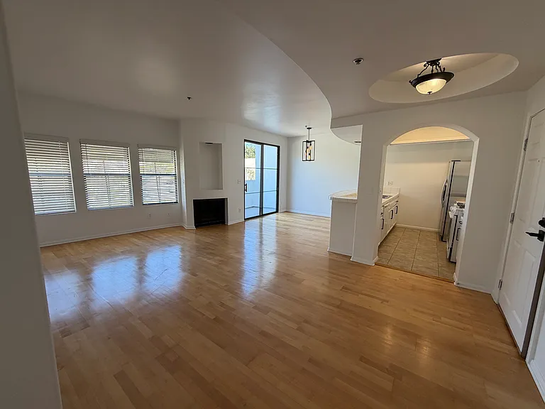 #308
Top Floor
$3,995.00