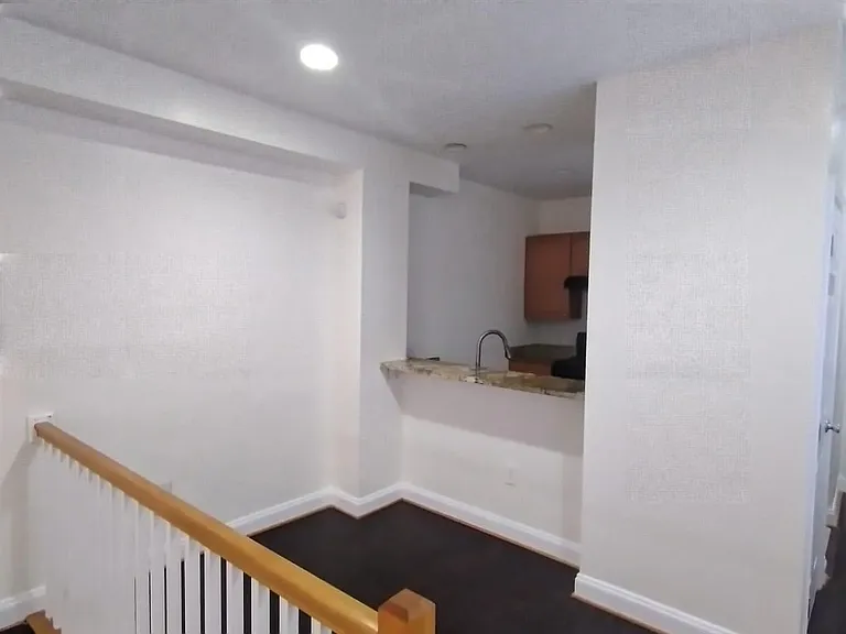 2032 Jefferson St #1 — Photo 5