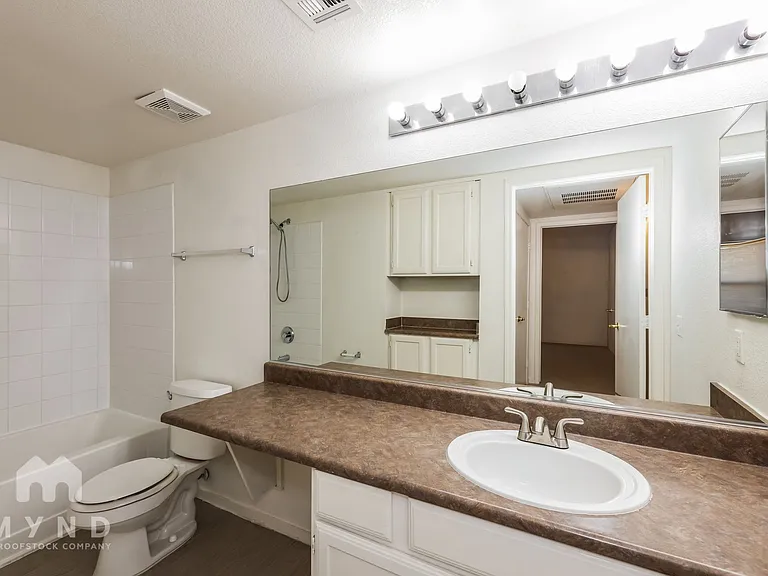 9620 W Russell Rd #1125 — Photo 13