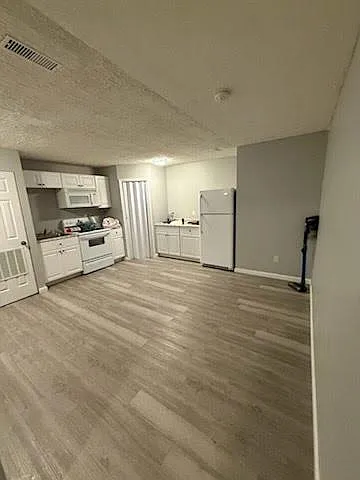 52 S Main St, unit 2 — Photo 3