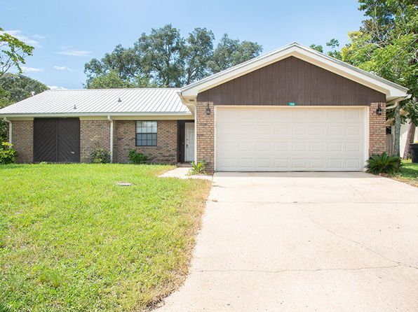 244 Live Oak Ln NW