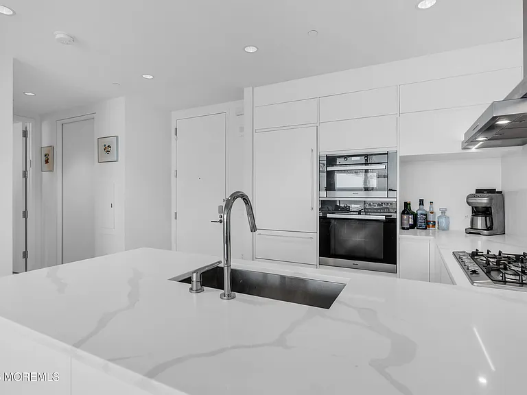 1101 Ocean Ave #1510 — Photo 17