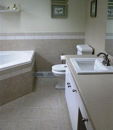 5th image of 9720 Yellowwood Dr
