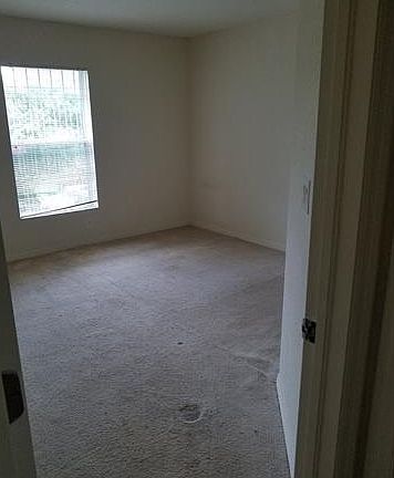 5th image of 420 Windermere Dr