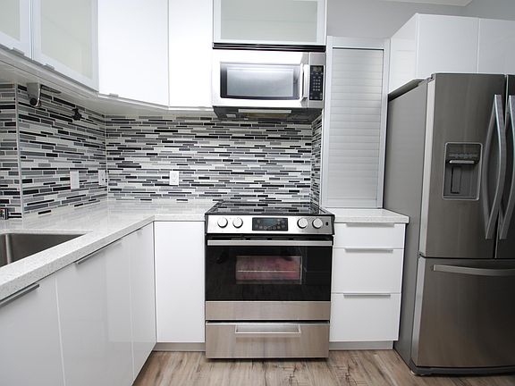 2nd image of 705 Gibson Dr #834