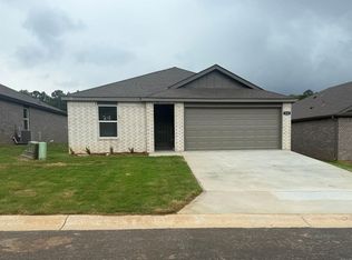 215 Stone Canyon Dr, Maumelle, AR 72113