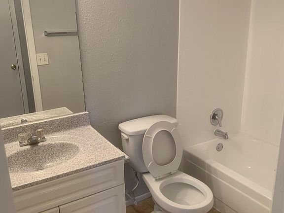 5th image of 4102 Charter Oak Ct