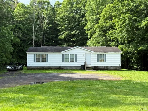 45 Black Creek Rd, Oswego, NY 13126