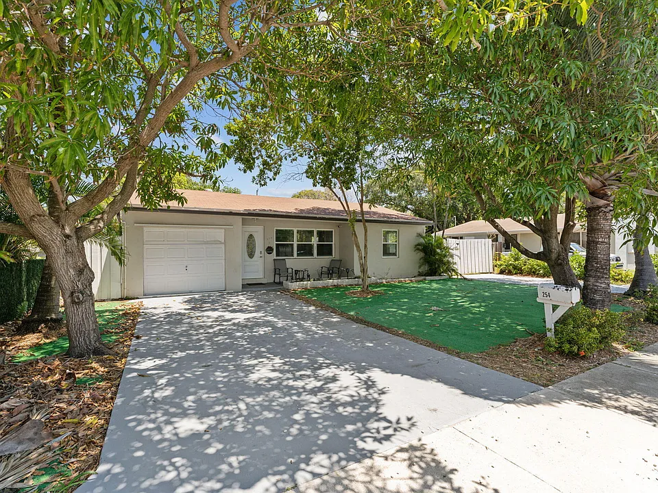 254 SW 8th St