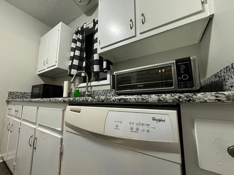 Candlewood Dr — Photo 7