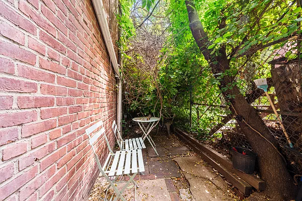 Rented by Vector New York, LLC | media 15