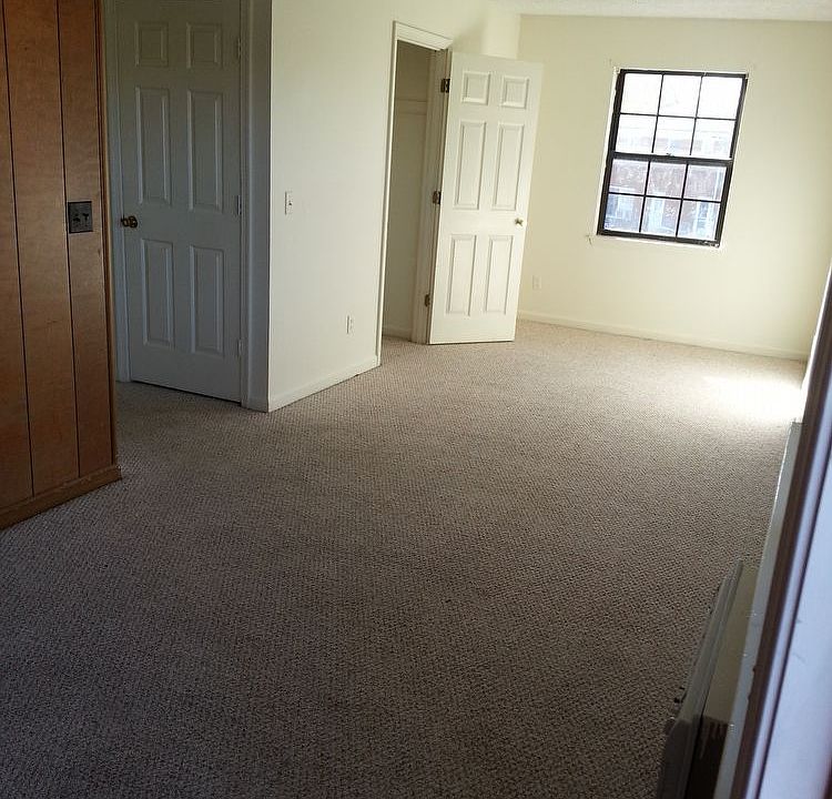 1st image of 146 W Grattan St