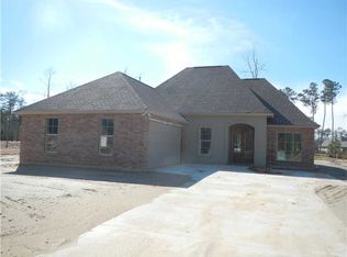 537 English Oak Dr, Madisonville, LA 70447